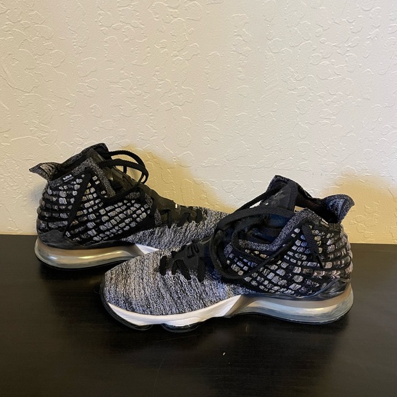 Lebron 17 Black and White - Picture 1 of 6